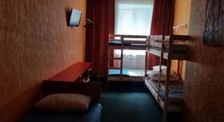 Гостиница Хостел Хабаровск B&B Хабаровск Спальное место на двухъярусной кровати в общем номере для мужчин и женщин-2