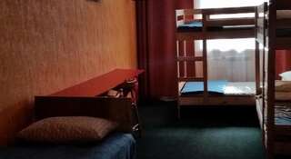 Гостиница Хостел Хабаровск B&B Хабаровск Спальное место на двухъярусной кровати в общем номере для мужчин и женщин-1